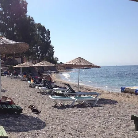 Family House - Pool And Beach Hébergement de vacances Kaziklibucak